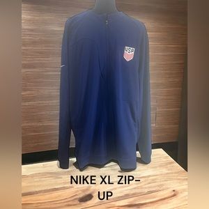 Mens,XL, Slim Fit, Long Sleeve Zip-Up.